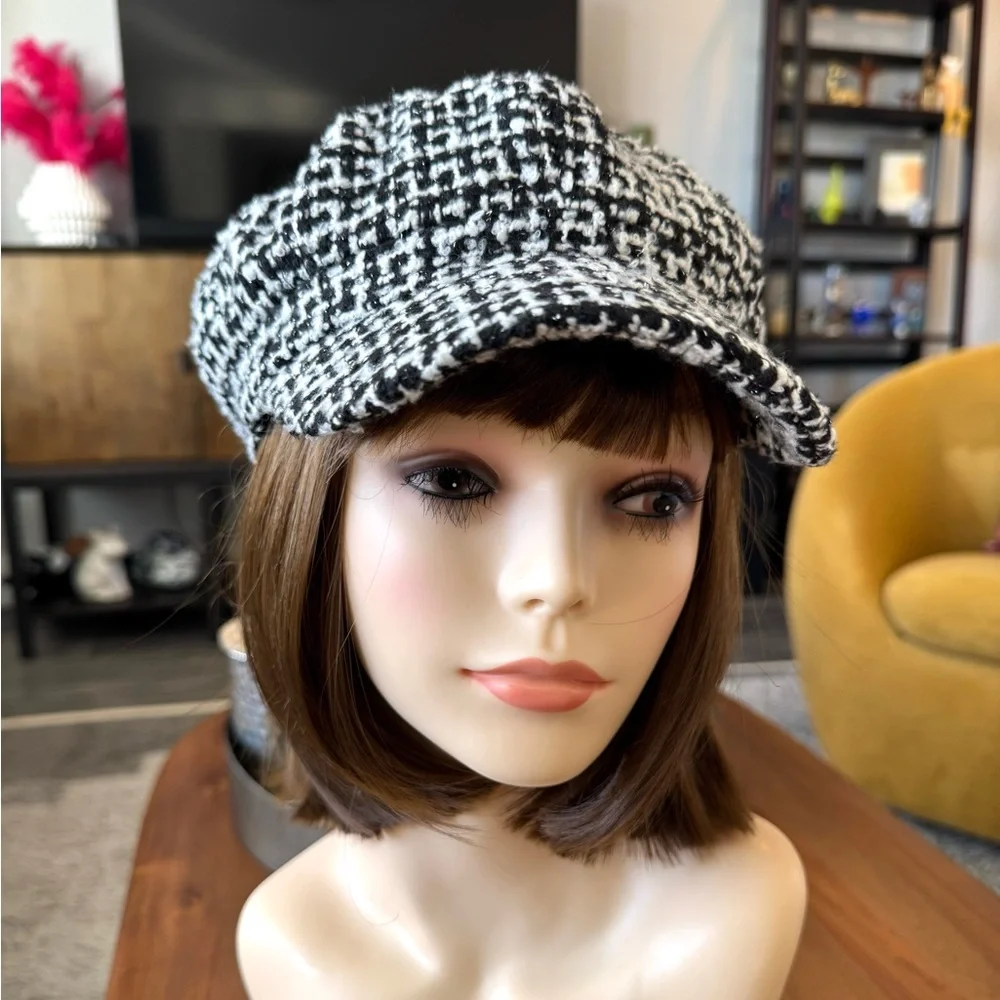 Stylish Black and White Tweed Cap